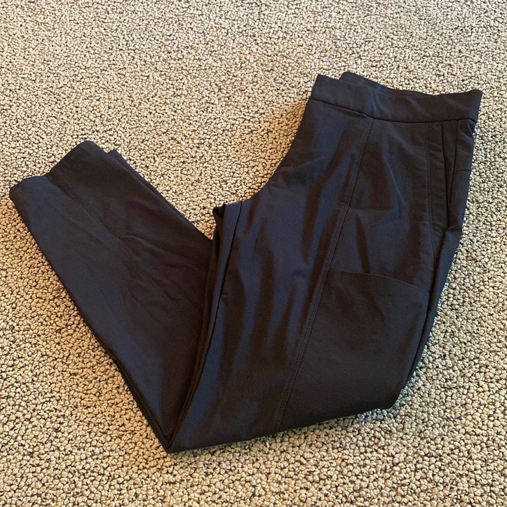 Athleta Black Wander Stash Skinny Pant Size 10P in Like New Condition